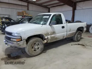 2001 Chevrolet Silverado 1500 with VIN 1GCEK14VX1E124132, listed as a Copart auction lot 52452695 with 269,850 mi miles and Salvage Title. Bid and sale history available at carsss.com. Image 1.