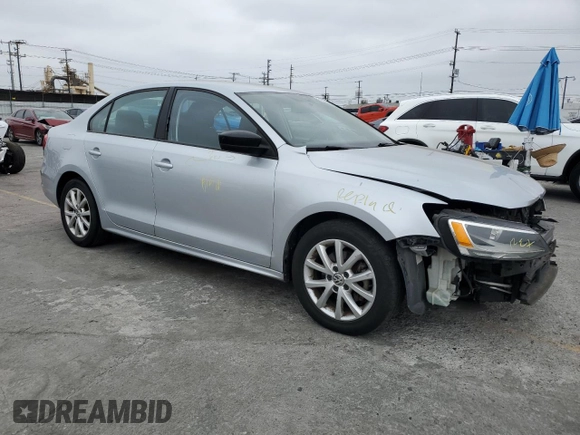 2015 Volkswagen Jetta SE with VIN 3VWD17AJ5FM285618, listed as a Copart auction lot 59930985 with 146,382 mi miles and Salvage title. Bid and sale history available at DreamBid. Image 4.