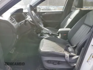 2023 Volkswagen Tiguan SE R-Line Black z VIN 3VVCB7AX0PM092196, wystawiony jako Copart lot #53115405 z przebiegiem 40 445 mil mil oraz Szkoda całkowita • Salvage title. Historia ofert i sprzedaży dostępna na DreamBid. Obrazek 7.