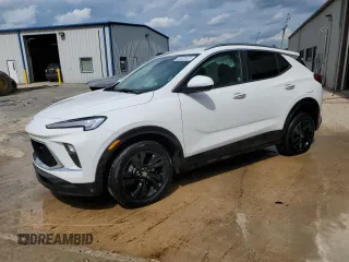 2024 Buick Encore GX Sport Touring с VIN KL4AMESL5RB097673, выставлен на аукционе Copart как лот 54846895 с пробегом 24 731 миль миль и Списание • Salvage title. История ставок и продаж доступна на DreamBid. Изображение 1.