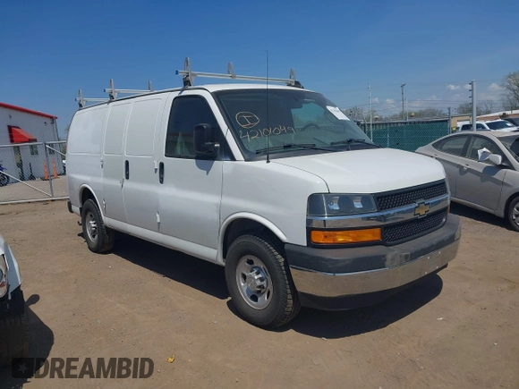 2019 Chevrolet Express Cargo with VIN 1GCWGAFP3K1249390, listed as a IAAI auction lot 42101049 with 82,211 mi miles. Bid and sale history available at carsss.com. Image 1.