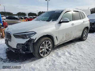 2022 BMW X5 xDrive40i with VIN 5UXCR6C03N9K62128, listed as a Copart auction lot 44636985 with 0 mi miles and Salvage Title. Bid and sale history available at carsss.com. Image 1.