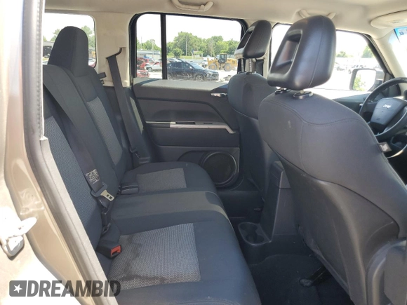 2008 Jeep Patriot Sport with VIN 1J8FF28W08D751027, listed as a Copart auction lot 64052575 with 261,159 mi miles and Clean title. Bid and sale history available at DreamBid. Image 10.