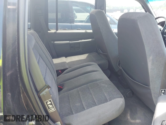 2000 Ford Explorer XLT with VIN 1FMZU83P0YZA06693, listed as a IAAI auction lot 42621988 with 273,874 mi miles and . Bid and sale history available at DreamBid. Image 8.