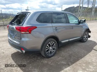 2018 Mitsubishi Outlander ES z VIN JA4AZ3A36JJ004547, wystawiony jako IAAI lot #42048456 z przebiegiem 82 379 mil mil oraz . Historia ofert i sprzedaży dostępna na DreamBid. Obrazek 4.