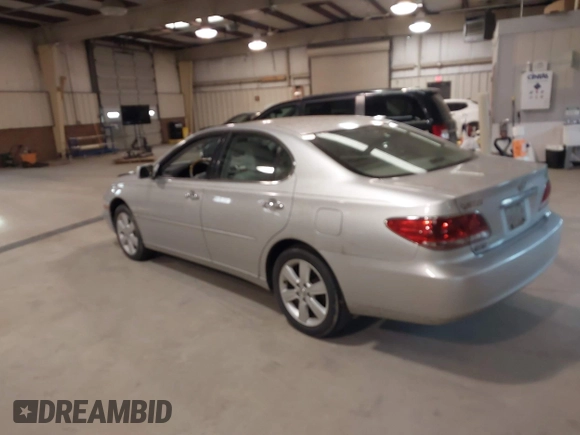 2005 Lexus ES 350 with VIN JTHBA30G255058365, listed as a IAAI auction lot 41505632 with 151,555 mi miles and . Bid and sale history available at carsss.com. Image 3.