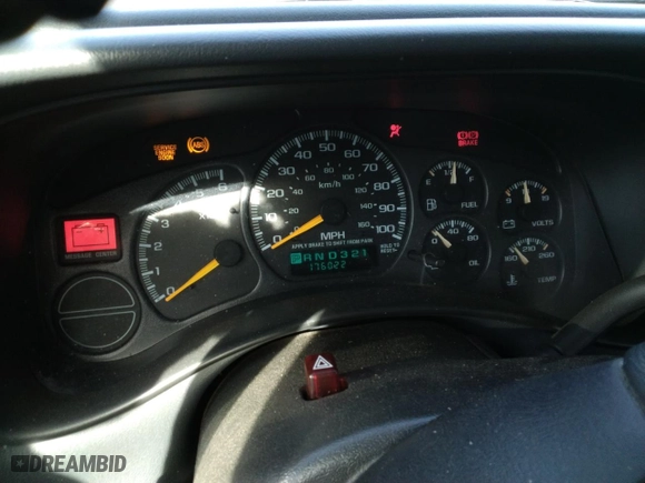 2000 Chevrolet Silverado 1500 LS with VIN 2GCEC19T2Y1352223, listed as a Copart auction lot 51235275 with 176,022 mi miles and Salvage Title. Bid and sale history available at carsss.com. Image 9.