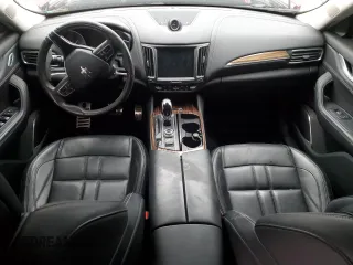 2018 Maserati Levante GranSport z VIN ZN661XUS5JX298175, wystawiony jako Copart lot #85641704 z przebiegiem Nie podano mil oraz Czysty tytuł • Clean title. Historia ofert i sprzedaży dostępna na DreamBid. Obrazek 8.