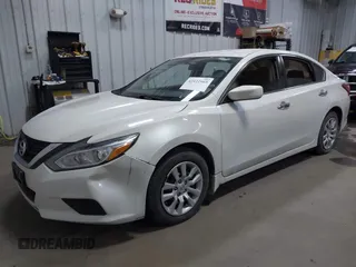 2016 Nissan Altima SR with VIN 1N4AL3AP9GC150406, listed as a IAAI auction lot 42122965 with 168,955 mi miles and . Bid and sale history available at carsss.com. Image 2.