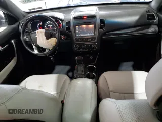2015 Kia Sorento SX с VIN 5XYKWDA77FG641644, выставлен на аукционе Copart как лот 56843785 с пробегом 144 832 миль миль и Списание • Salvage title. История ставок и продаж доступна на DreamBid. Изображение 8.