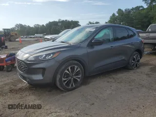 2022 Ford Escape SE with VIN 1FMCU0G68NUA07382, listed as a Copart auction lot 61228945 with 40,013 mi miles and Salvage title. Bid and sale history available at DreamBid. Image 1.