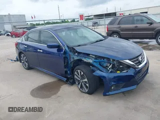 2017 Nissan Altima SR with VIN 1N4AL3AP2HN347052, listed as a IAAI auction lot 42114336 with 34,928 mi miles and . Bid and sale history available at carsss.com. Image 1.