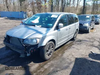 2017 Dodge Grand Caravan SE with VIN 2C4RDGBG9HR732854, listed as a IAAI auction lot 41980430 with 124,726 mi miles and . Bid and sale history available at DreamBid. Image 18.