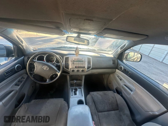 2011 Toyota Tacoma PreRunner with VIN 5TFJU4GN6BX006400, listed as a Copart auction lot 81004844 with 489,056 mi miles and Clean Title. Bid and sale history available at DreamBid. Image 9.