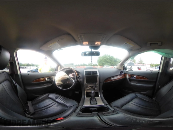 2013 Lincoln MKX z VIN 2LMDJ6JK8DBL24223, wystawiony jako IAAI lot #42274870 z przebiegiem 241 250 mil mil oraz . Historia ofert i sprzedaży dostępna na DreamBid. Obrazek 19.