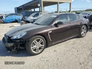 2013 Porsche Panamera with VIN WP0AA2A74DL016621, listed as a Copart auction lot 42711245 with 62,308 mi miles and Salvage Title. Bid and sale history available at carsss.com. Image 1.