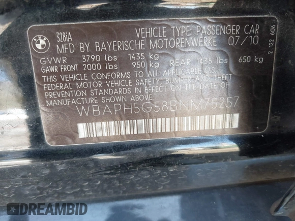 2011 BMW 3 Series 328i with VIN WBAPH5G58BNM75257, listed as a IAAI auction lot 41809324 with 103,244 mi miles. Bid and sale history available at carsss.com. Image 9.