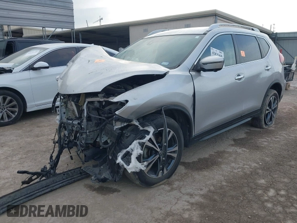 2020 Nissan Rogue SV z VIN JN8AT2MT2LW017772, wystawiony jako IAAI lot #42035440 z przebiegiem 47 503 mil mil oraz . Historia ofert i sprzedaży dostępna na DreamBid. Obrazek 18.