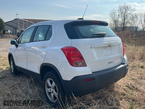2015 Chevrolet Trax LS with VIN 3GNCJPSB6FL215967, listed as a Copart auction lot 54605435 with 1 mi miles and Clean Title. Bid and sale history available at carsss.com. Image 3.