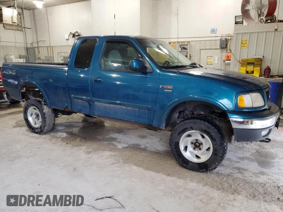 2000 Ford F-150 XL with VIN 1FTRX18L1YKA16800, listed as a Copart auction lot 47552415 with 261,812 mi miles and Clean Title. Bid and sale history available at carsss.com. Image 4.