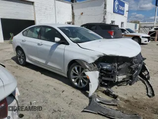 2015 Chrysler 200 S z VIN 1C3CCCBG3FN736267, wystawiony jako Copart lot #50762565 z przebiegiem 61 511 mil mil oraz Szkoda całkowita • Salvage title. Historia ofert i sprzedaży dostępna na DreamBid. Obrazek 4.