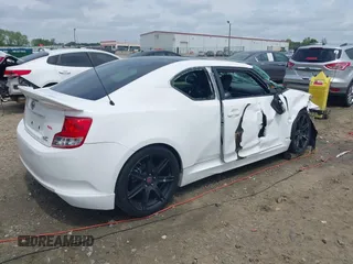 2011 Scion tC z VIN JTKJF5C75B3010638, wystawiony jako IAAI lot #42127293 z przebiegiem 149 320 mil mil oraz . Historia ofert i sprzedaży dostępna na DreamBid. Obrazek 4.