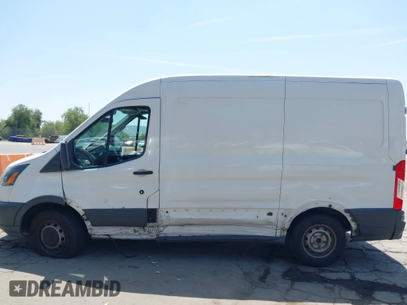 2017 Ford Transit Cargo z VIN 1FTYE1CM9HKB50925, wystawiony jako IAAI lot #42095471 z przebiegiem 152 583 mil mil oraz . Historia ofert i sprzedaży dostępna na DreamBid. Obrazek 14.