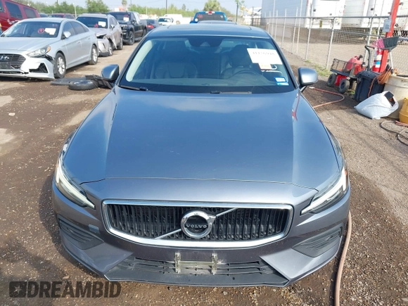 2019 Volvo S60 Momentum with VIN 7JR102FKXKG015965, listed as a IAAI auction lot 41156948 with 48,500 mi miles. Bid and sale history available at carsss.com. Image 13.