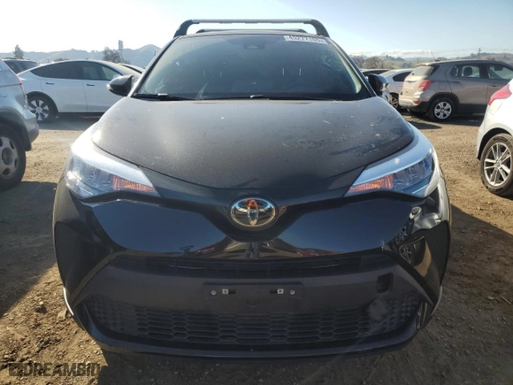 2022 Toyota C-HR XLE with VIN NMTKHMBX1NR142797, listed as a Copart auction lot 43277165 with 18,360 mi miles and Salvage Title. Bid and sale history available at carsss.com. Image 5.