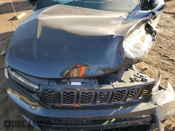 2024 Jeep Grand Cherokee Summit with VIN 1C4RJKET0R8522712, listed as a Copart auction lot 44196325 with Not provided miles and Salvage title. Bid and sale history available at DreamBid. Image 12.