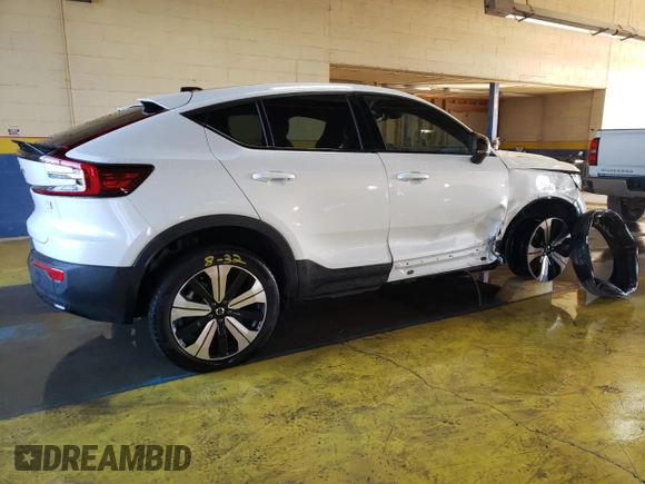 2023 Volvo C40 Plus с VIN YV4ED3GL4P2050827, выставлен на аукционе Copart как лот 76243623 с пробегом 16 153 миль миль и . История ставок и продаж доступна на DreamBid. Изображение 3.