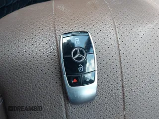 2018 Mercedes-Benz E 300 z VIN WDDZF4KB7JA432582, wystawiony jako IAAI lot #42220866 z przebiegiem 52 437 mil mil oraz . Historia ofert i sprzedaży dostępna na DreamBid. Obrazek 11.