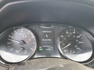 2017 Nissan Rogue SV z VIN JN8AT2MT8HW138801, wystawiony jako Copart lot #58796365 z przebiegiem 152 898 mil mil oraz Szkoda całkowita • Salvage title. Historia ofert i sprzedaży dostępna na DreamBid. Obrazek 9.