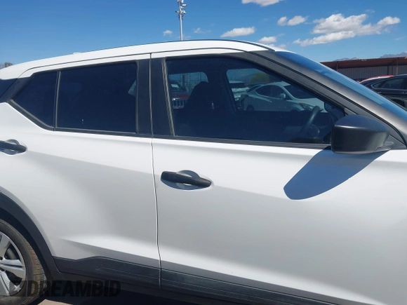 2022 Nissan Kicks S z VIN 3N1CP5BV7NL511927, wystawiony jako IAAI lot #42025240 z przebiegiem 47 444 mil mil oraz . Historia ofert i sprzedaży dostępna na DreamBid. Obrazek 14.