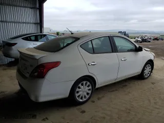 2015 Nissan Versa SV with VIN 3N1CN7AP5FL898483, listed as a Copart auction lot 53100565 with 173,488 mi miles and Salvage Title. Bid and sale history available at carsss.com. Image 3.
