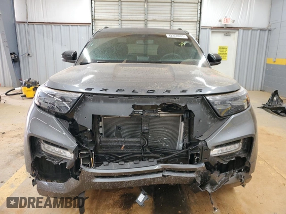 2024 Ford Explorer ST with VIN 1FM5K8GC1RGA79094, listed as a Copart auction lot 42359005 with 11,740 mi miles and Salvage Title. Bid and sale history available at carsss.com. Image 5.