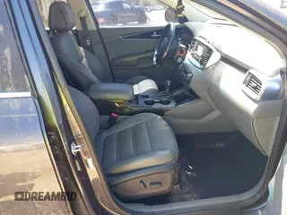 2016 Kia Sorento EX with VIN 5XYPH4A11GG147552, listed as a IAAI auction lot 41984320 with 106,494 mi miles. Bid and sale history available at carsss.com. Image 5.