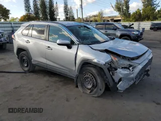 2020 Toyota RAV4 LE with VIN 2T3K1RFVXLC034798, listed as a Copart auction lot 44111085 with 42,011 mi miles and Clean Title. Bid and sale history available at DreamBid. Image 4.