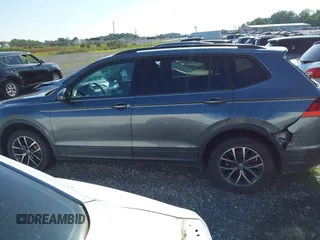 2021 Volkswagen Tiguan S with VIN 3VV1B7AX7MM038431, listed as a IAAI auction lot 42726529 with 82,289 mi miles and . Bid and sale history available at DreamBid. Image 14.