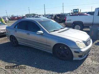 2005 Mercedes-Benz C 230 Kompressor z VIN WDBRF40J45F724055, wystawiony jako IAAI lot #42362897 z przebiegiem 234 922 mil mil oraz . Historia ofert i sprzedaży dostępna na DreamBid. Obrazek 1.