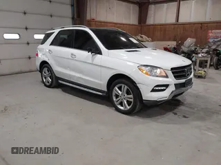 2015 Mercedes-Benz M ML 350 with VIN 4JGDA5HB3FA492815, listed as a IAAI auction lot 41976237 with 181,940 mi miles. Bid and sale history available at carsss.com. Image 1.
