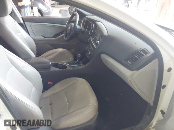 2015 Kia Optima EX z VIN 5XXGN4A7XFG415028, wystawiony jako IAAI lot #42635519 z przebiegiem 232 507 mil mil oraz . Historia ofert i sprzedaży dostępna na DreamBid. Obrazek 5.