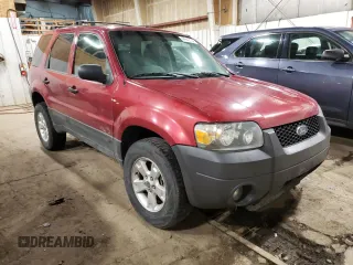 2005 Ford Escape XLT with VIN 1FMYU93175KD62706, listed as a Copart auction lot 44942134 with 0 mi miles and Salvage Title. Bid and sale history available at carsss.com. Image 1.