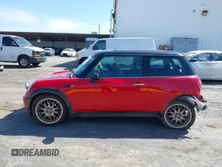 2005 MINI Hardtop with VIN WMWRC334X5TJ65197, listed as a IAAI auction lot 42035614 with 248,872 mi miles and . Bid and sale history available at DreamBid. Image 14.