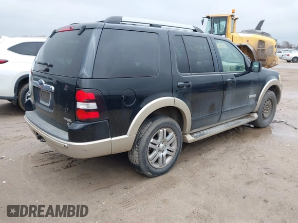 2006 Ford Explorer Eddie Bauer с VIN 1FMEU648X6UB42219, выставлен на аукционе IAAI как лот 41549910 с пробегом Не указан миль и . История ставок и продаж доступна на DreamBid. Изображение 4.