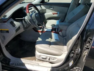 2008 Hyundai Azera Limited z VIN KMHFC46F68A253538, wystawiony jako Copart lot #57653055 z przebiegiem 63 876 mil mil oraz Szkody całkowita. Historia ofert i sprzedaży dostępna na DreamBid. Obrazek 7.