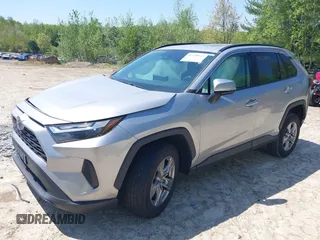 2022 Toyota RAV4 Hybrid XLE z VIN 2T3RWRFV9NW130410, wystawiony jako IAAI lot #42228113 z przebiegiem 32 672 mil mil oraz . Historia ofert i sprzedaży dostępna na DreamBid. Obrazek 17.