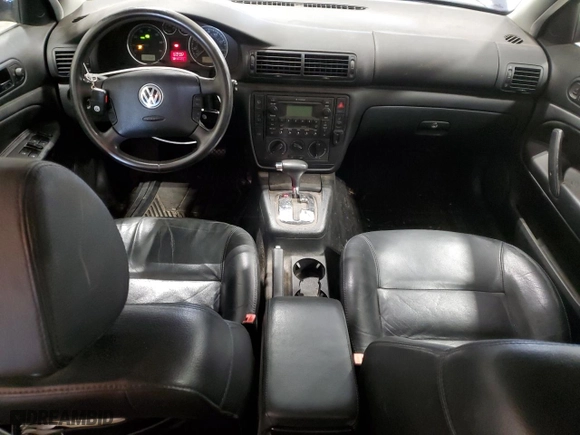 2002 Volkswagen Passat GLS with VIN WVWPD63B62P450409, listed as a Copart auction lot 82896644 with 193,936 mi miles and Non Repairable. Bid and sale history available at carsss.com. Image 8.