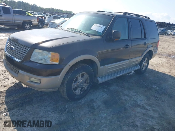 2006 Ford Expedition Eddie Bauer z VIN 1FMFU17586LA66711, wystawiony jako IAAI lot #41984167 z przebiegiem 225 284 mil mil oraz . Historia ofert i sprzedaży dostępna na DreamBid. Obrazek 2.