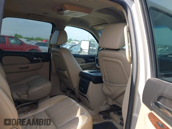 2008 Chevrolet Suburban LTZ with VIN 1GNFC16038R278002, listed as a IAAI auction lot 42036356 with 257,597 mi miles and . Bid and sale history available at DreamBid. Image 8.